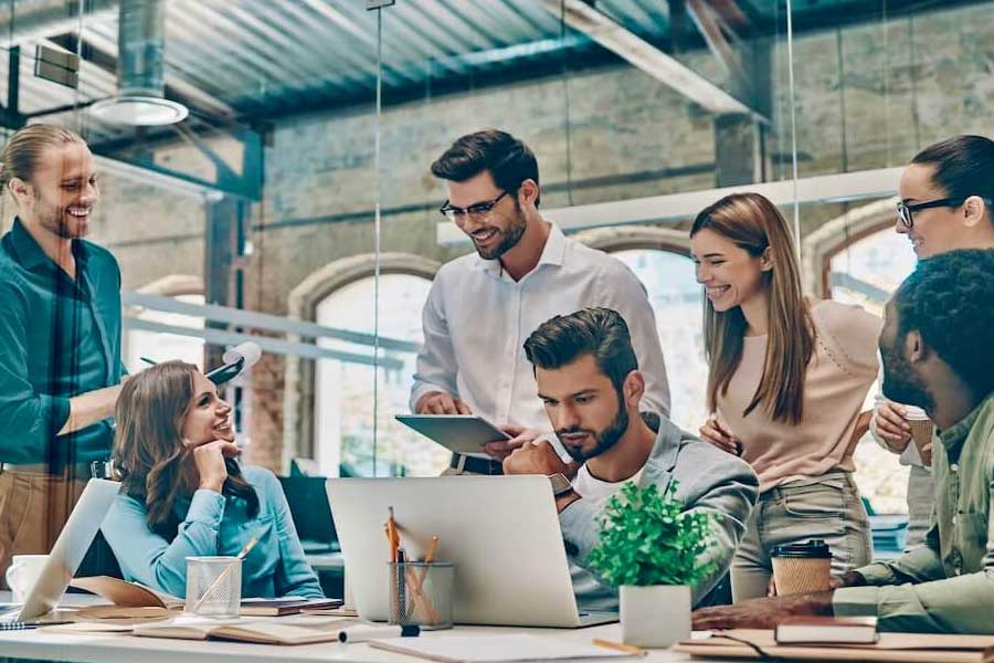 New trend in office, what are the benefits of hot desking 