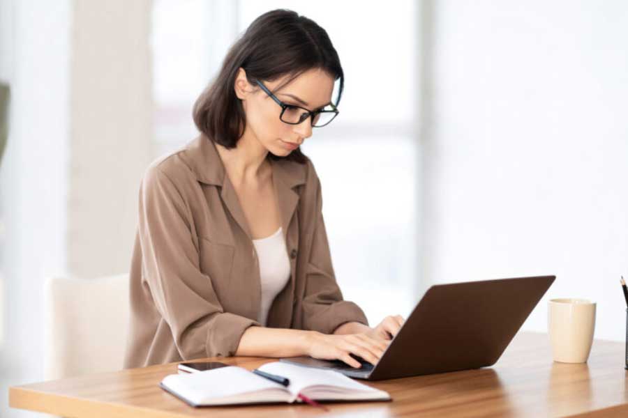 New trend in office, what are the benefits of hot desking 