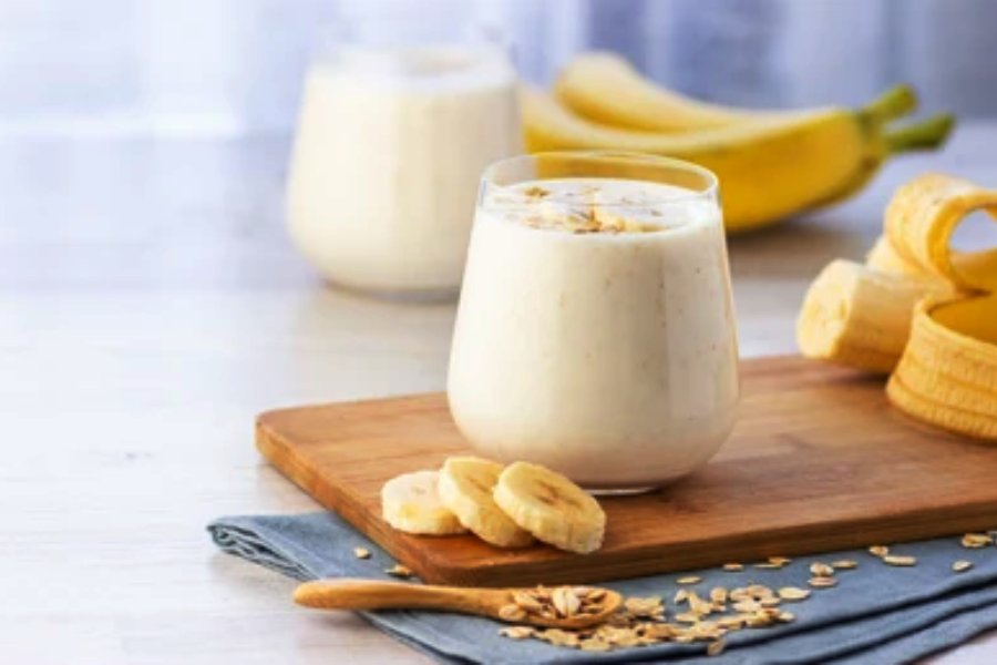 Eating banana with milk beneficial or harmful for health