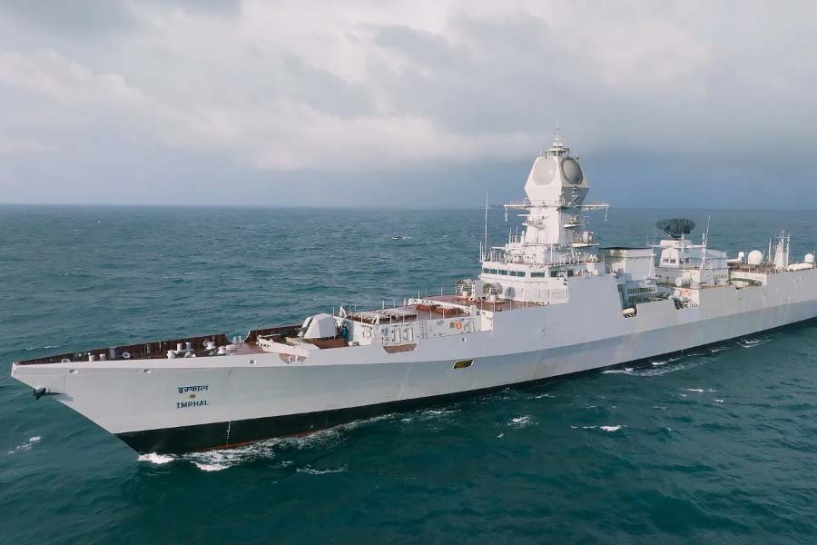 ভারতীয় নৌসেনার হাতে রয়েছে দু’টি বিমানবাহী রণতরী। যেগুলির পরিচয় আইএনএস বিক্রমাদিত্য ও আইএনএস বিক্রান্ত। আগামী দিনে আরও একটি বিমানবাহী যুদ্ধজাহাজ তৈরির পরিকল্পনা রয়েছে নয়াদিল্লির।