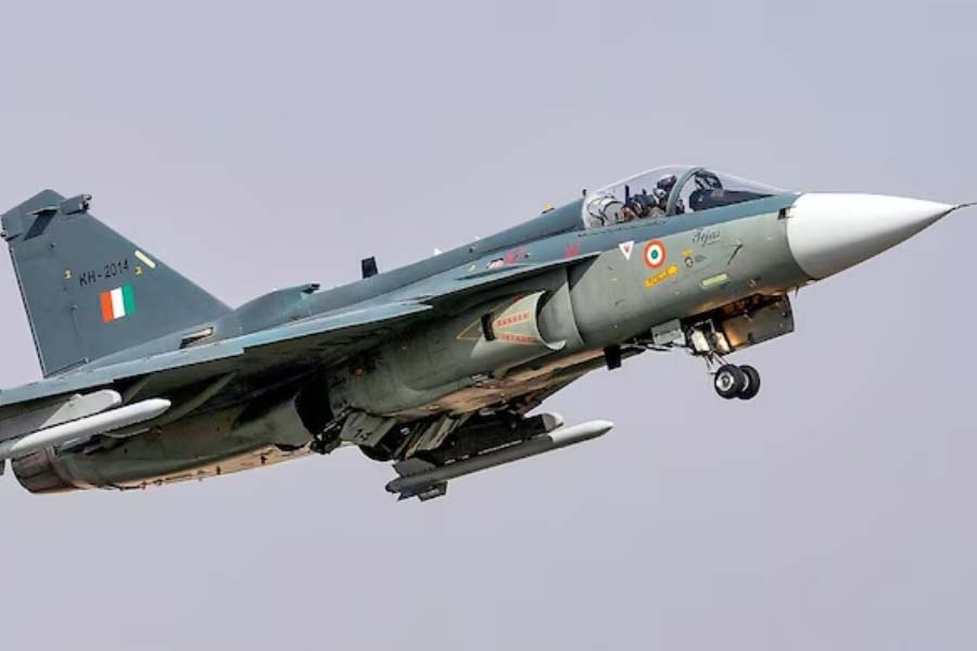 Fighter Jet to Air Defence System Know Indian Air Force fire power and arsenal 