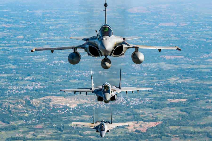 Fighter Jet to Air Defence System Know Indian Air Force fire power and arsenal 
