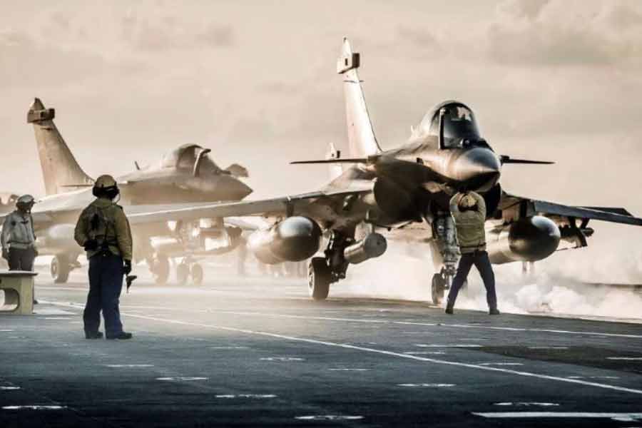 Fighter Jet to Air Defence System Know Indian Air Force fire power and arsenal