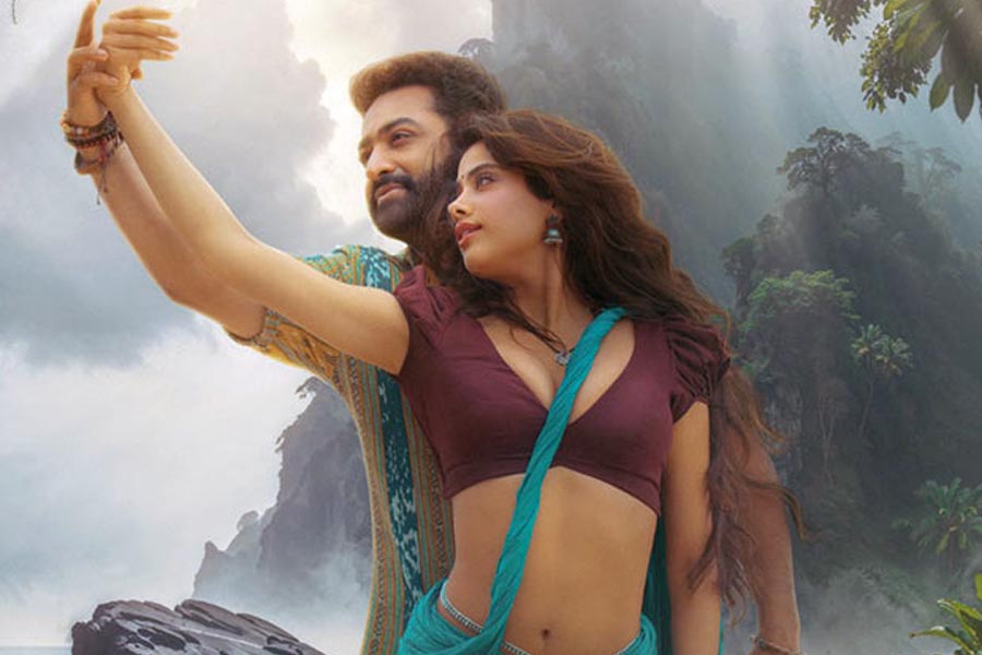 How many crores did Jr NTR, Janhvi Kapoor earn from Devara movie 