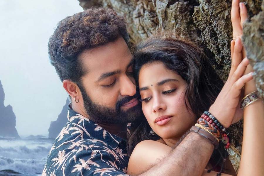 How many crores did Jr NTR, Janhvi Kapoor earn from Devara movie 