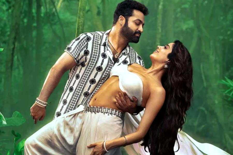 How many crores did Jr NTR, Janhvi Kapoor earn from Devara movie 