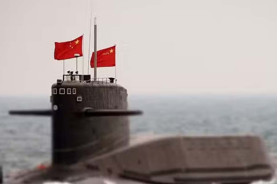 Chinese new Zhou class nuclear submarine mysteriously sank at Wuhan says America know the details 