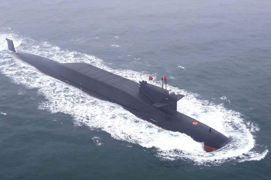 Chinese new Zhou class nuclear submarine mysteriously sank at Wuhan says America know the details 