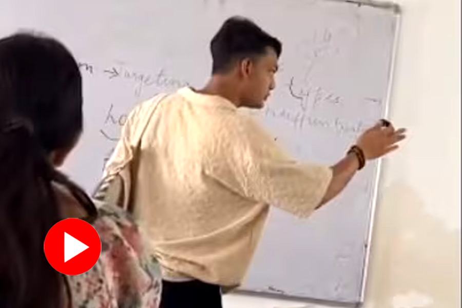 Video of college student misbehaving with professor in Rajasthan makes internet angry