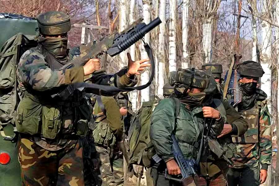 Indian Army Arms Ammunition Indian Army using how many kinds of arms