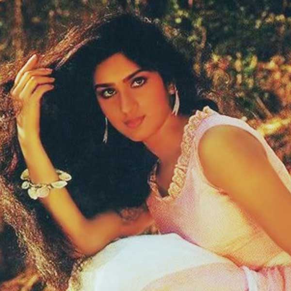 নাচ নিয়েই ব্যস্ত রয়েছেন মীনাক্ষী। নাচ শেখানোর জন্য প্রশিক্ষণ কেন্দ্রও গড়ে তুলেছেন তিনি। সমাজমাধ্যমে নিজস্ব অনুরাগীমহল রয়েছে তাঁর। ইতিমধ্যে ইনস্টাগ্রামের পাতায় তাঁর অনুগামীর সংখ্যা তিন লক্ষের গণ্ডি পার করে ফেলেছে।