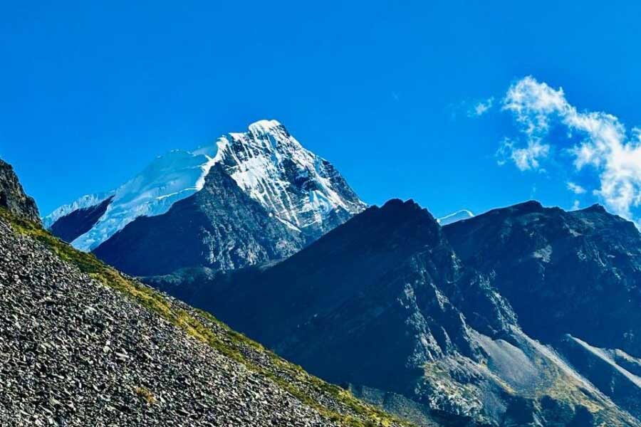 China reacts strongly after Indian mountaineers name uncharted Arunachal Peak on 6th Dalai Lama 