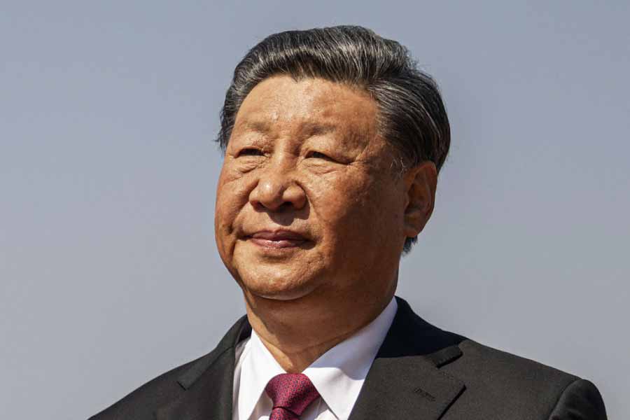 দলাই লামার এই নির্বাসিত সরকারকে মানতে রাজি নয় বেজিং। এই ইস্যুতে বার বার ভারতের সঙ্গে বিবাদে জড়িয়েছে চিন। এমনকি বৌদ্ধ ওই ধর্মগুরুকে হস্তান্তরের আবেদনও করেছে শি জিনপিংয়ের দেশ। কিন্তু শত চাপের কাছেও তা কখনই মানেনি নয়াদিল্লি।