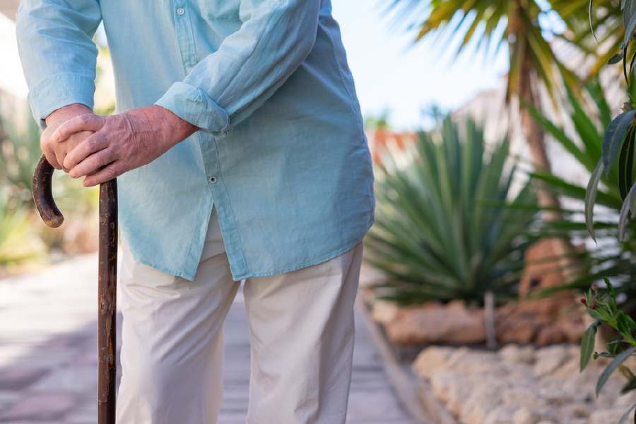 Five tips elderly people should consider while gouing out for morning walk dgtl