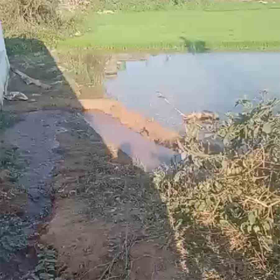 এই জল নিয়ে বিতর্ক।