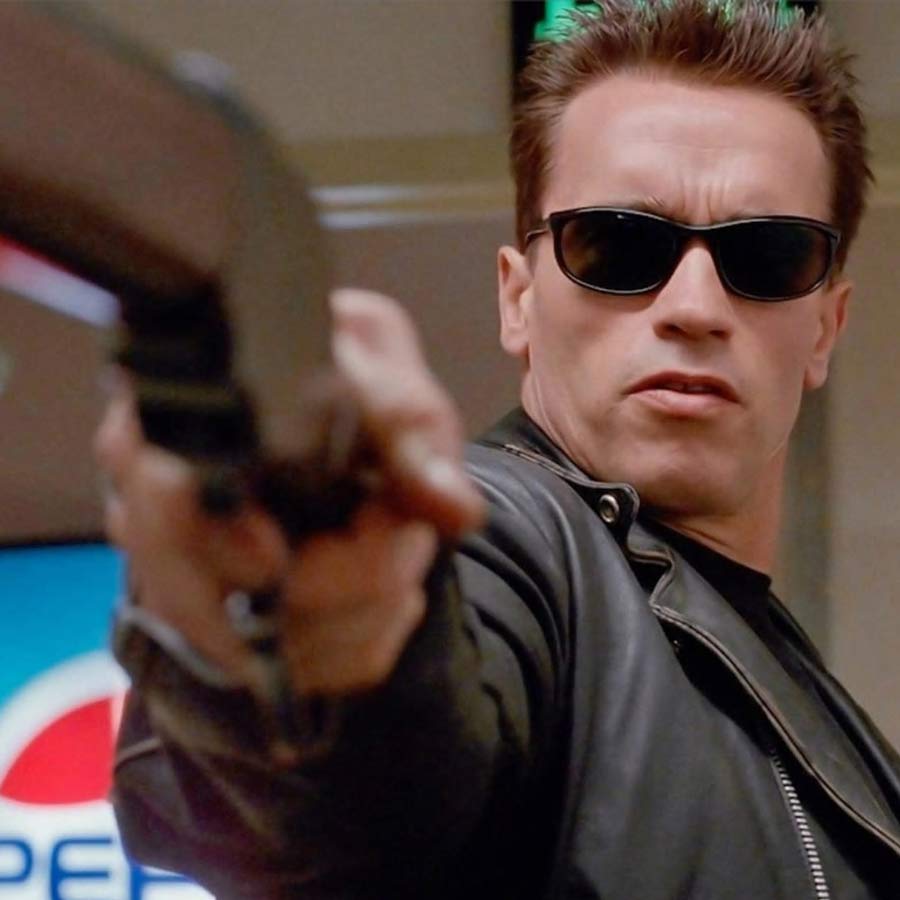 ‘অ্যালিয়েন্‌স’, ‘টার্মিনেটর ২: জাজমেন্ট ডে’, ‘টাইটানিক’-এর মতো একাধিক সফল ছবি পরিচালনা করেন জেমস। তাঁর কেরিয়ারের ঝুলিতে রয়েছে ‘অবতার’-এর জনপ্রিয় ছবির একাধিক পর্বও। বর্তমানে হলিউডের সফল পরিচালকদের তালিকার একেবারে উপরের দিকে নাম লিখিয়ে ফেলেছেন জেমস।