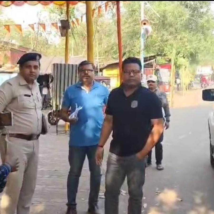 Police Super Dhritiman Sarkar inspects security in Kharagpur city ahead of Ram Navami procession dgtld