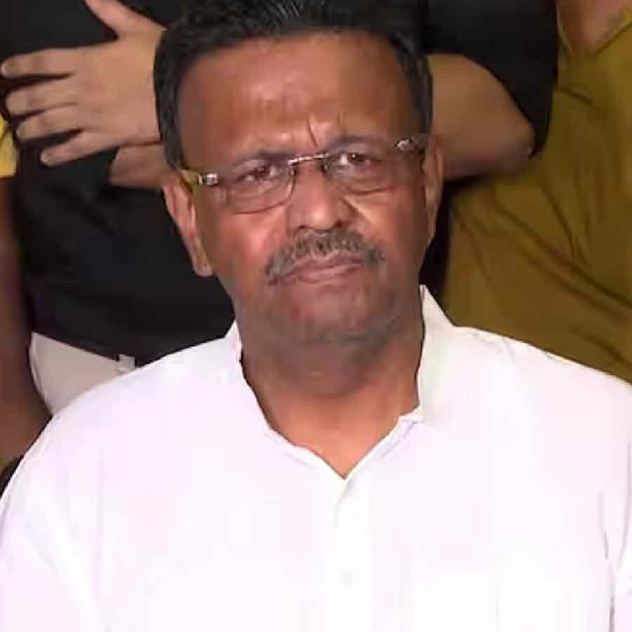 ফিরহাদ হাকিম।