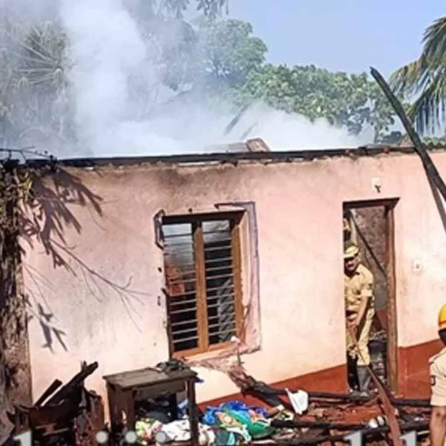 Electrical malfunction triggers series of fire in Karnataka village, damages over 100 houses dgtl