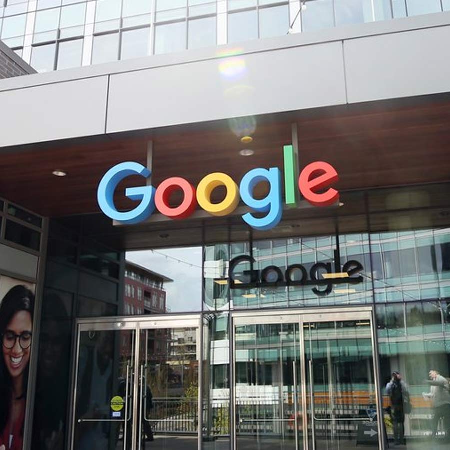 Google is paying employees for not to do any job