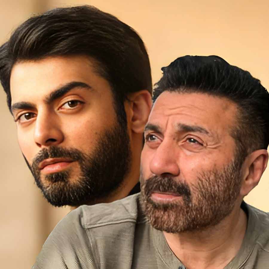 Bollywood actor Sunny Deol talked in support of Pakistani actor Fawad Khan
