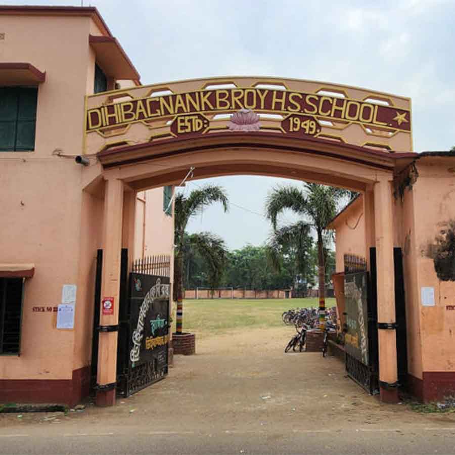 School authority approached former students to protect science department of a school at Arambagh