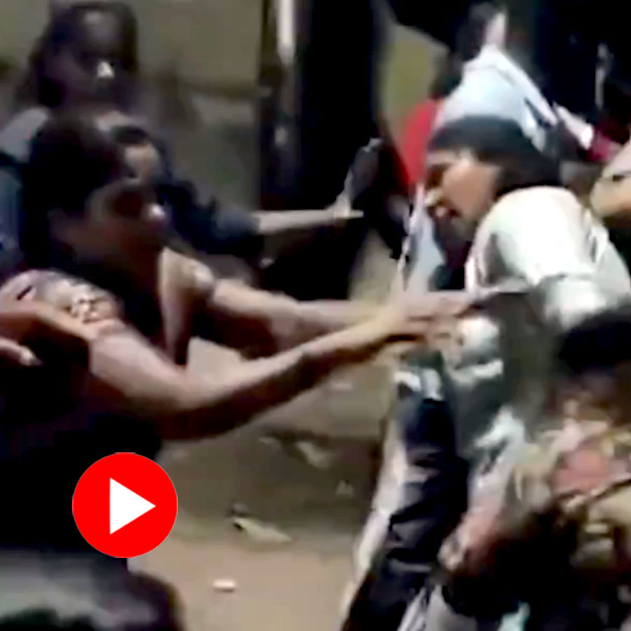 Video of brawl between a woman and group of people for speaking English in Mumbai