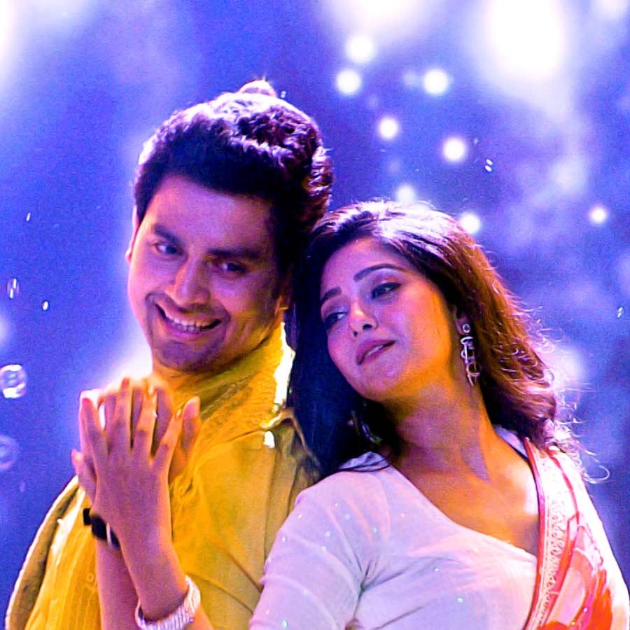 ফের জুটিতে রাহুল মজুমদার-দীপান্বিতা রক্ষিত।