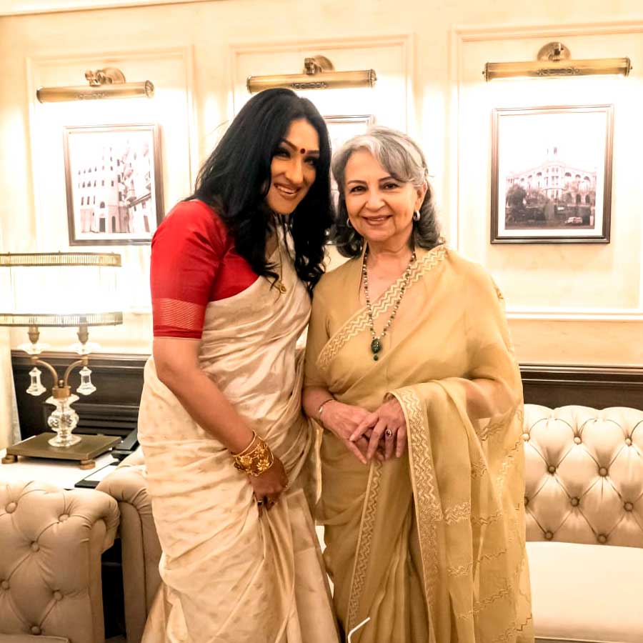 Bengali actress Sharmila Tagore and other celebrities attended the premiere of the film Puratawn, take a glance at the ones who styled themselves the best
