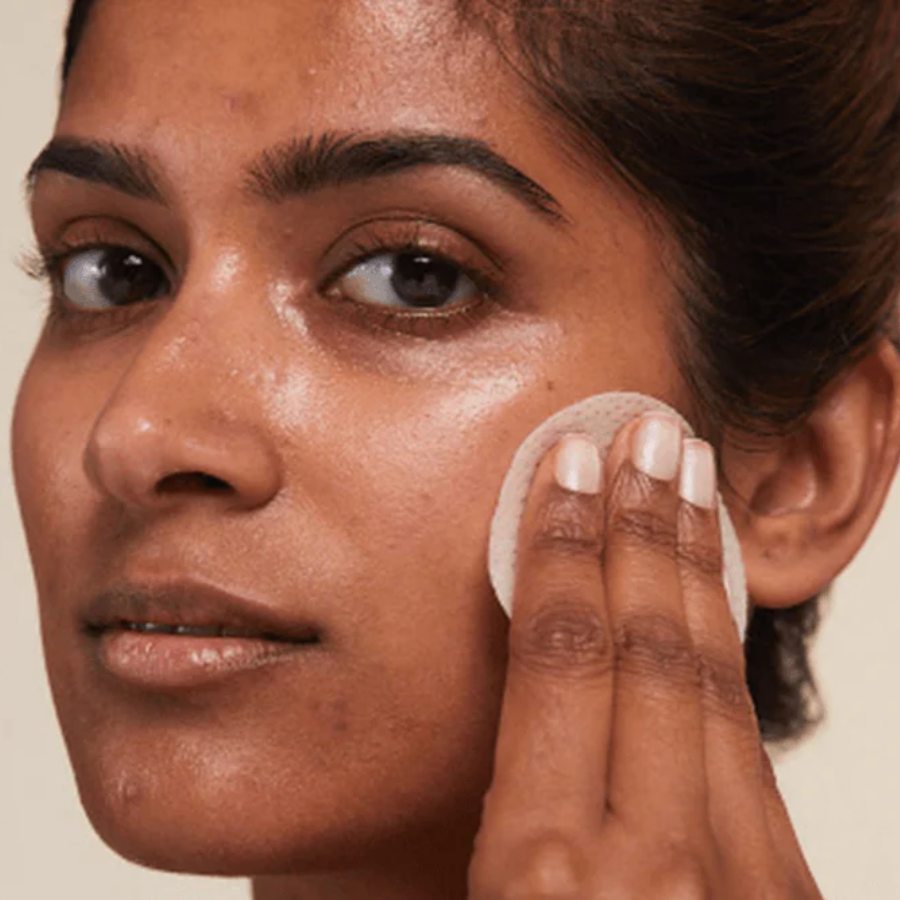 Skincare tips for oily and acne-prone skin during summer