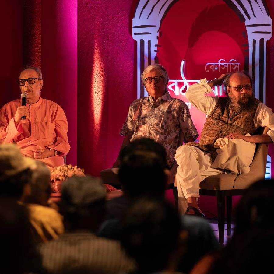 Kolkata based intellectuals celebrate the theme of the defeated in various forms