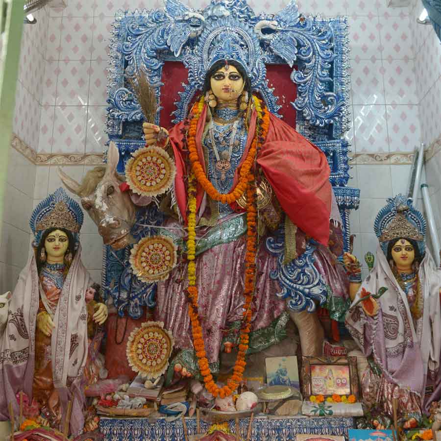 রাসভবাহনা: পুরো চৈত্র মাস ধরেই চলে দেবী শীতলার আরাধনা
