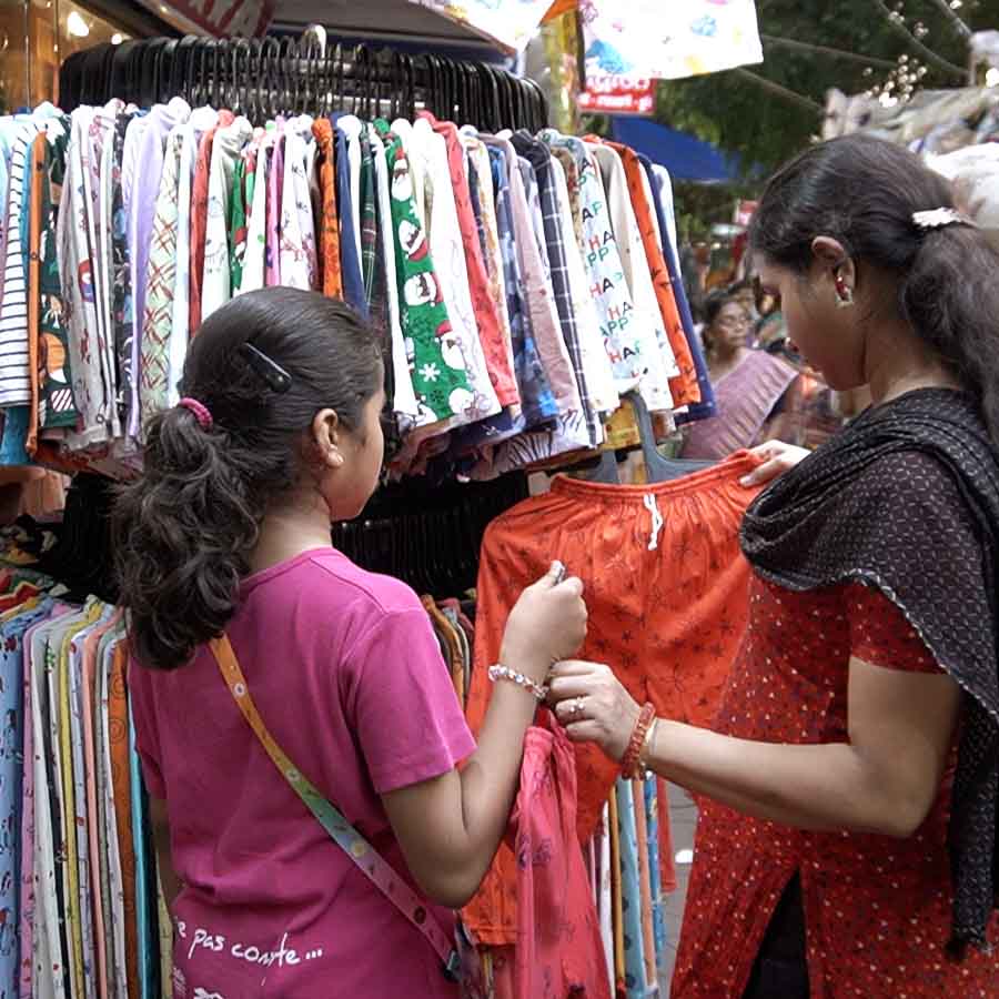 Shopping from footpath hawkers during the Chaitra Sale before Poila Baisakh is a tradition for Bengalis dgtl