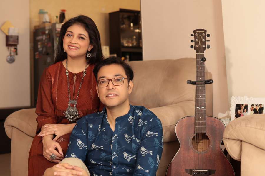 বিয়ের পর দ্বিতীয় পয়লা বৈশাখে শিল্পী দম্পতি।