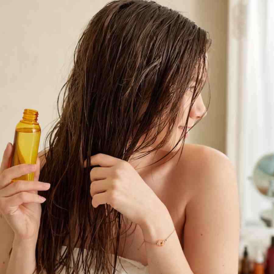 কোন তেল নিয়মিত মাখলে চুল লম্বা হবে?