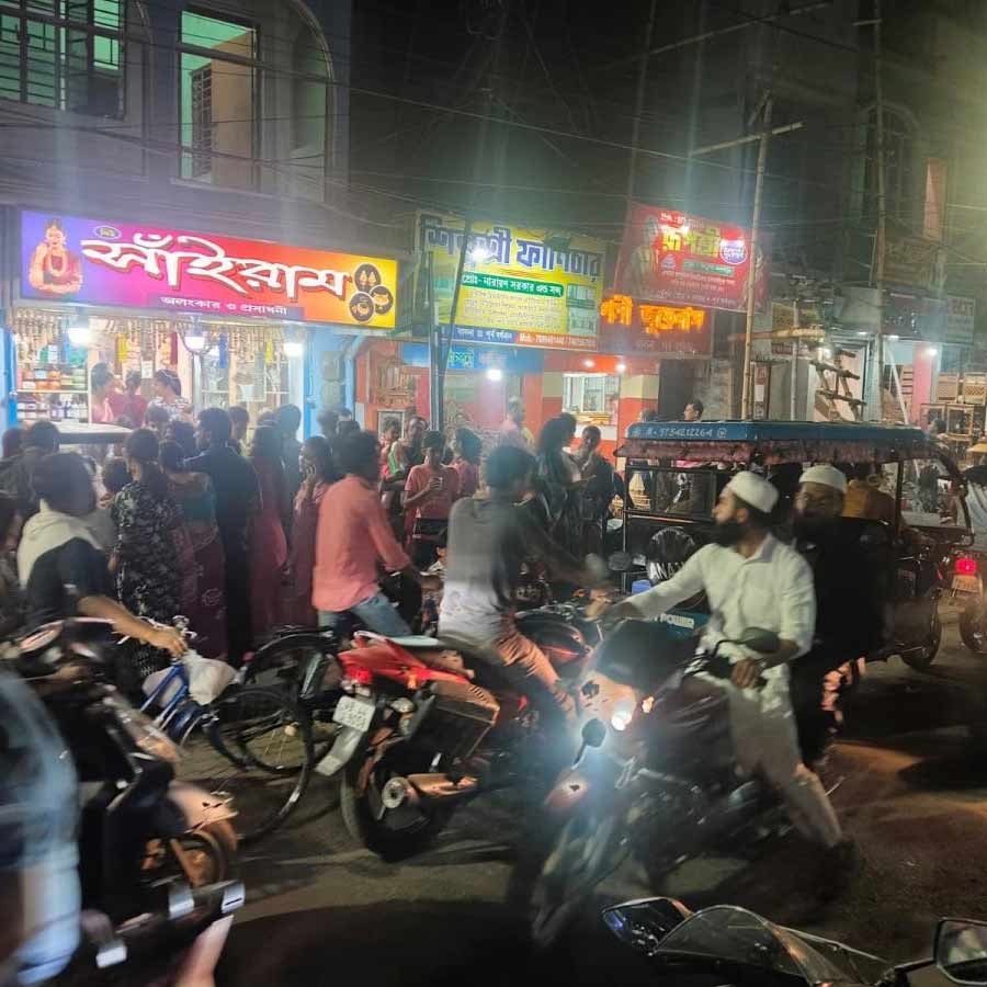 Traffic Congestion at Kalna due to totos