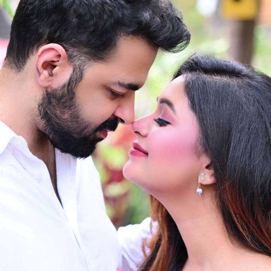 ঋতাভরী-সুমিতের বাগ্‌দান: ‘সারা জীবন ভালবাসার সিদ্ধান্ত’