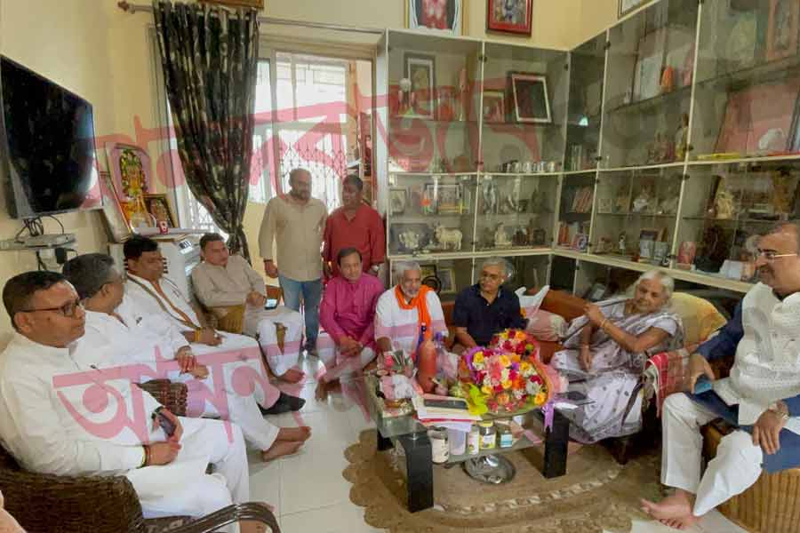 bjp leaders at Dilip Ghosh's residence