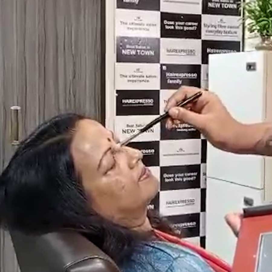 Watch Dilip Ghosh’s fiance Rinku Majumdar prepping up for her wedding dgtl