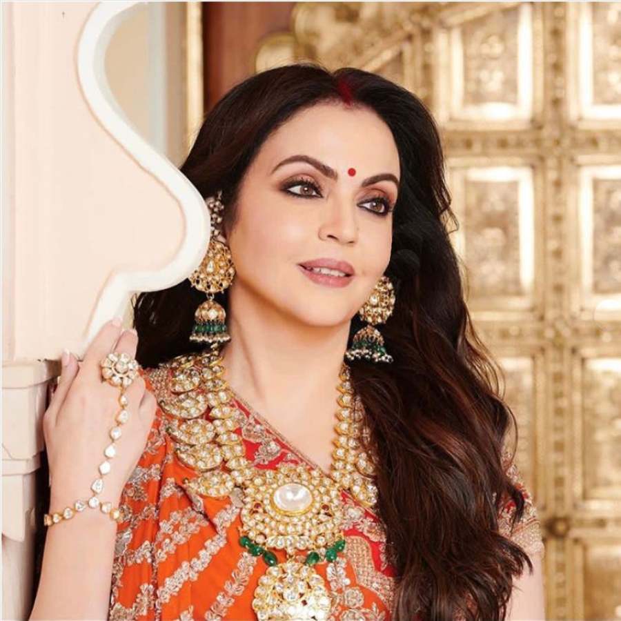 গয়না পরতে ভালবাসেন নীতা অম্বানী।