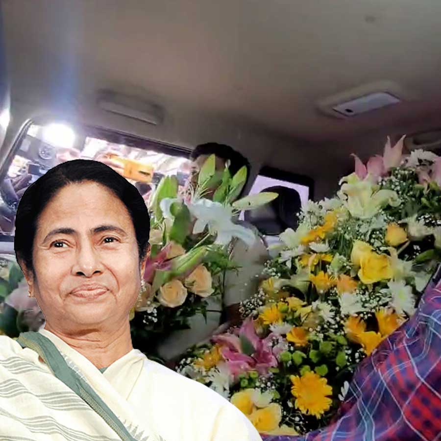 West Bengal CM Mamta Banerjee sends a car full of gifts to Dilip Ghosh for his wedding dgtl
