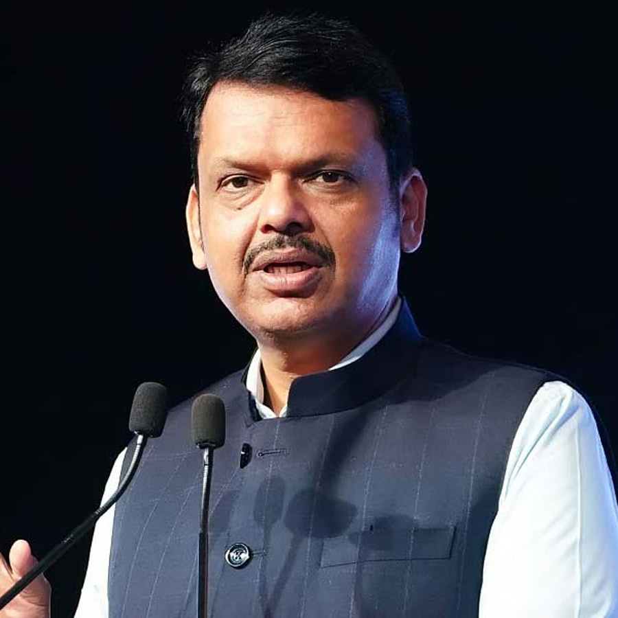 Raj Thackeray has strongly opposed the Fadnavis government's decision over compulsory teaching Hindi subject in schools