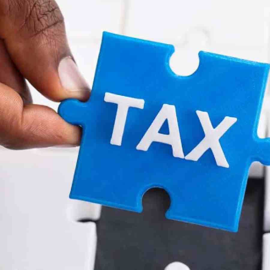 Vast majority of the officials and employees of the relevant departments assigned to collect taxes are receiving regular government salaries while unemployed