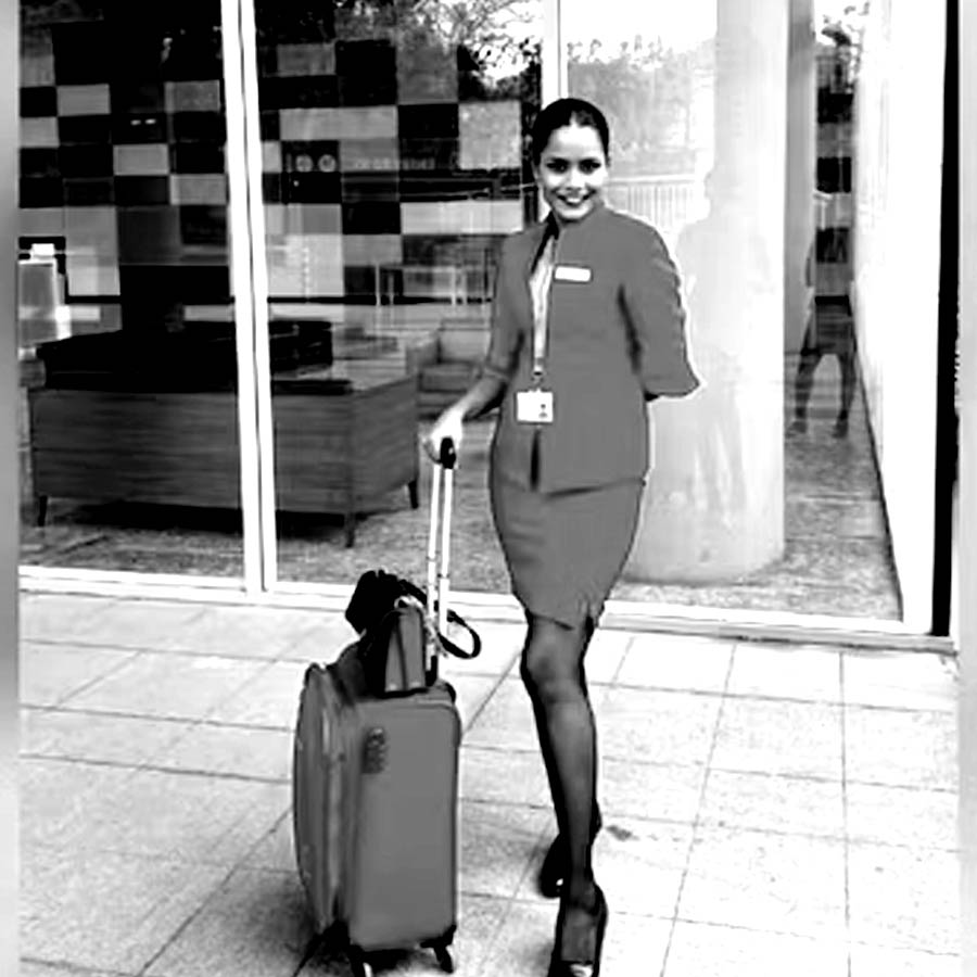 Air hostess on night out with friends dies after car fell into canal in Bhopal dgtl