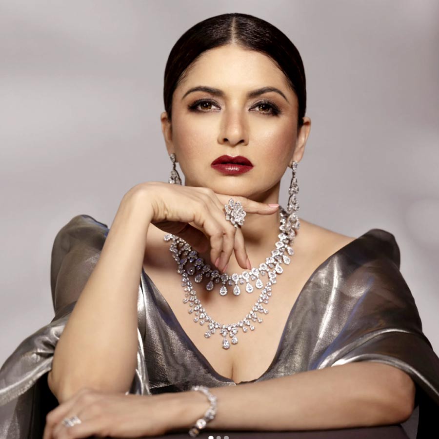 3 Chair exercises learned from actress Bhagyashree to reduce belly fat dgtl