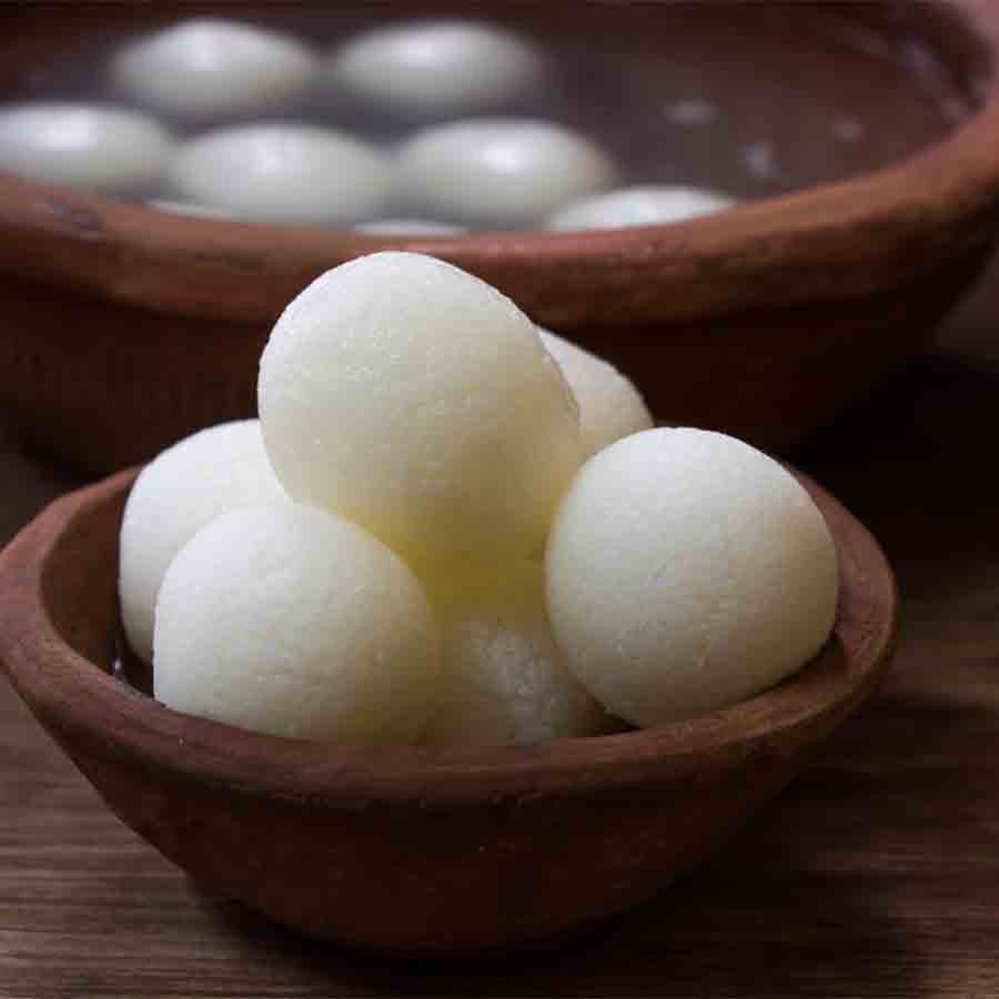 Rasgulla has kept winning hearts of Bengalis till date after this dessert arrived in the market