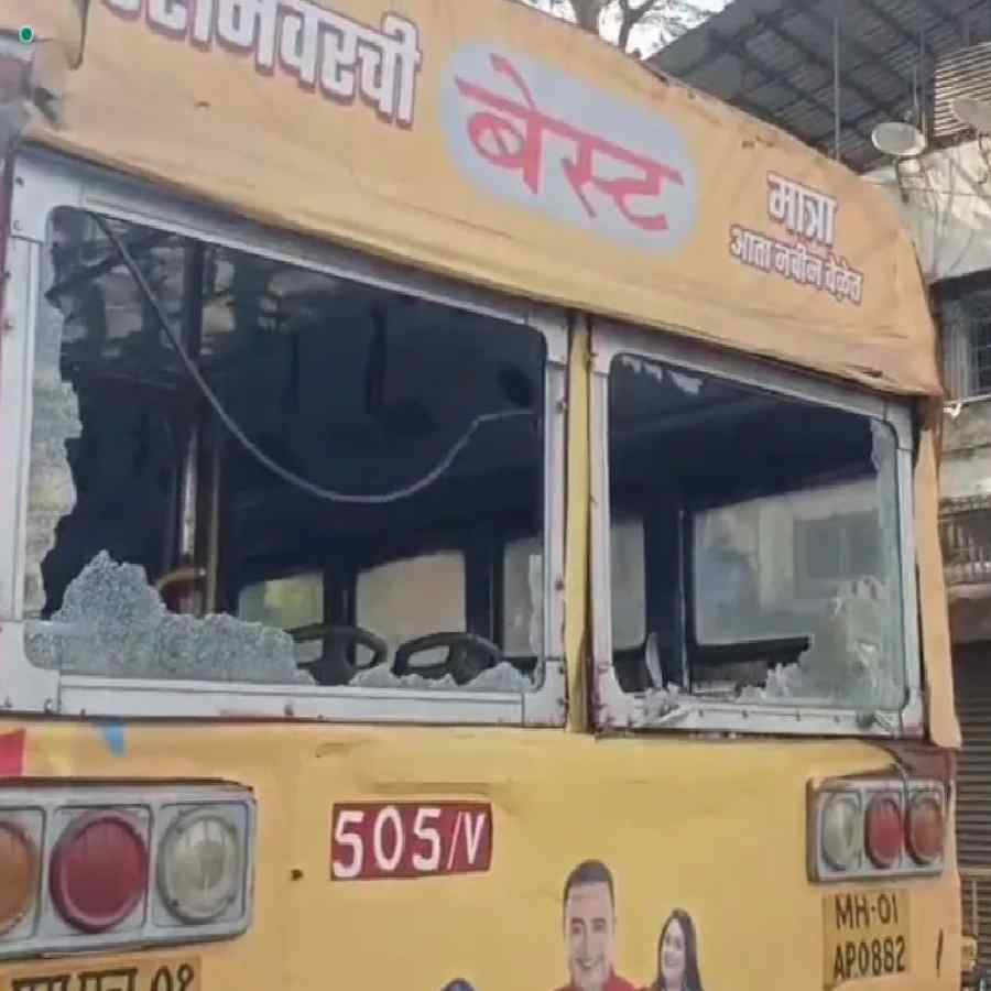 Boy detained in Mumbai after vandalizing bus with sword