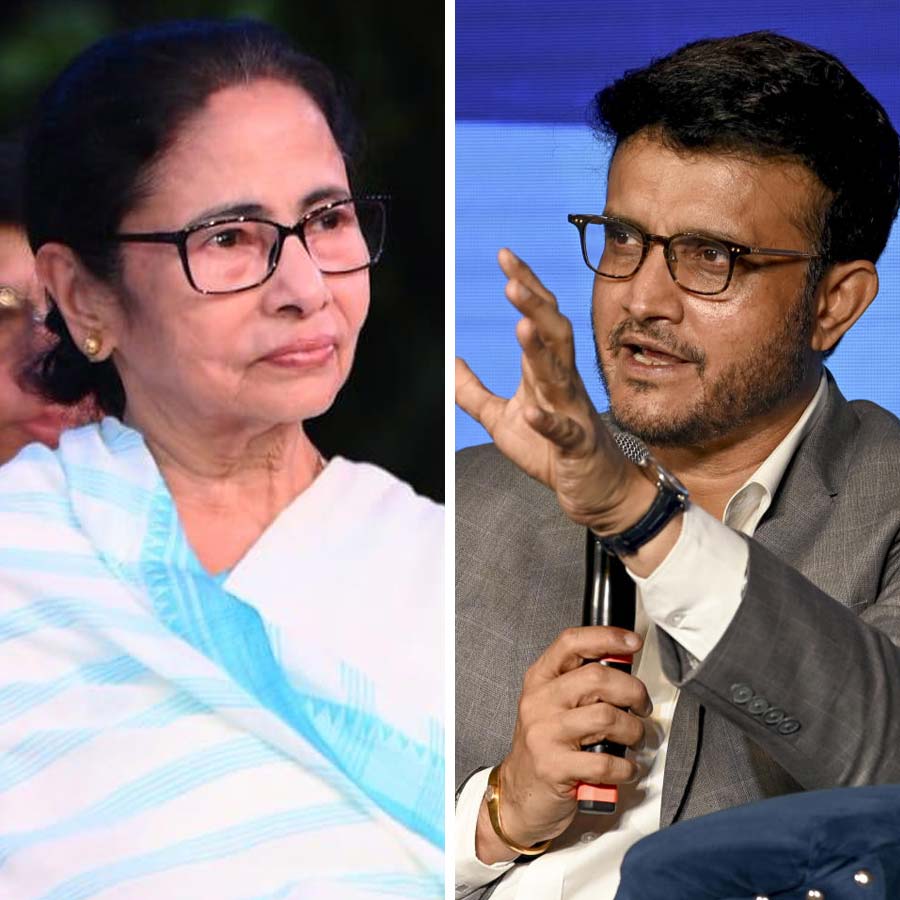 (বাঁ দিকে) মমতা বন্দ্যোপাধ্যায়। সৌরভ গঙ্গোপাধ্যায়। (ডান দিকে)
