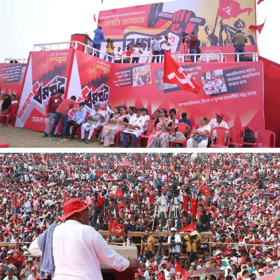 ব্রিগেড মঞ্চ থেকে বাম নেতৃত্বের বক্তৃতা (উপরে)। ব্রিগেড সমাবেশে জনসমাগম (নীচে)।
