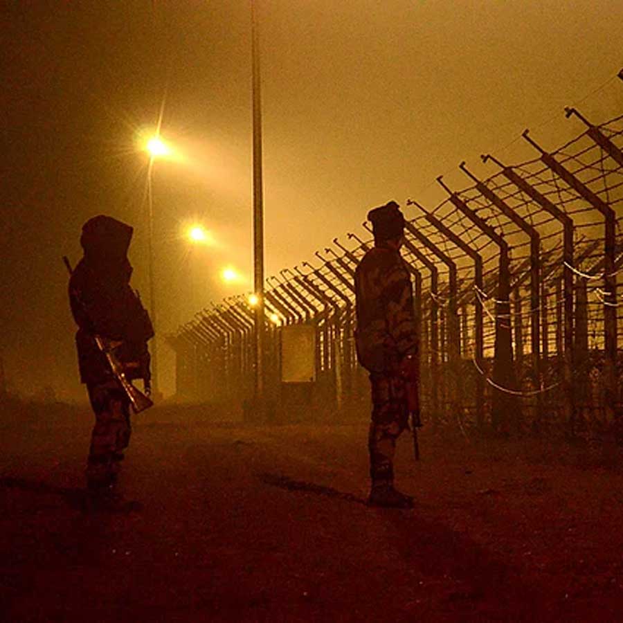 Amid crossfire along LoC both DGMO of Indian and Pakistan Army talked over hotline dgtl